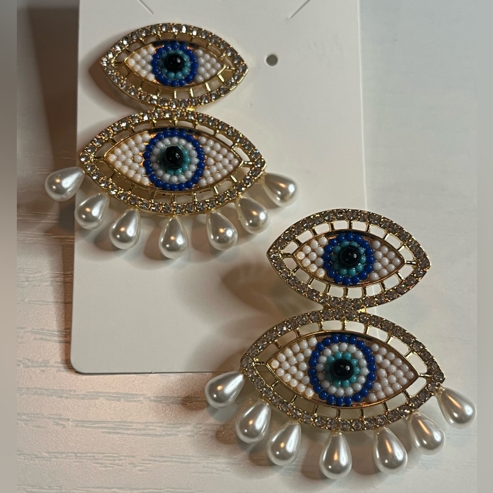 Gorgeous Pearls accent Gold and Blue Evil Eye Earrings ✨🧿